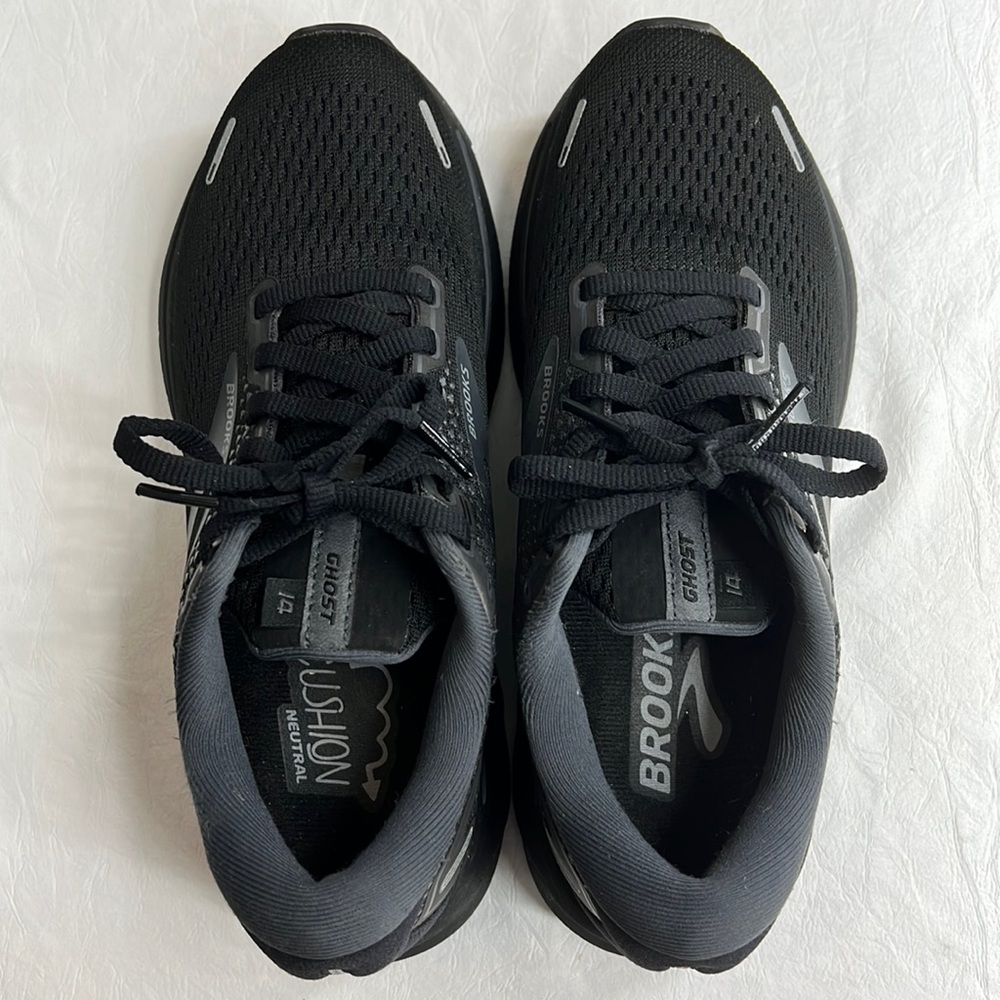 Brooks Ghost 14 black women’s running shoes size 6 1/2